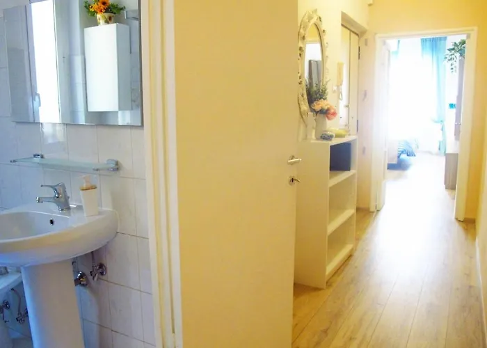 Blue House Termini-colosseo Apartment Rom